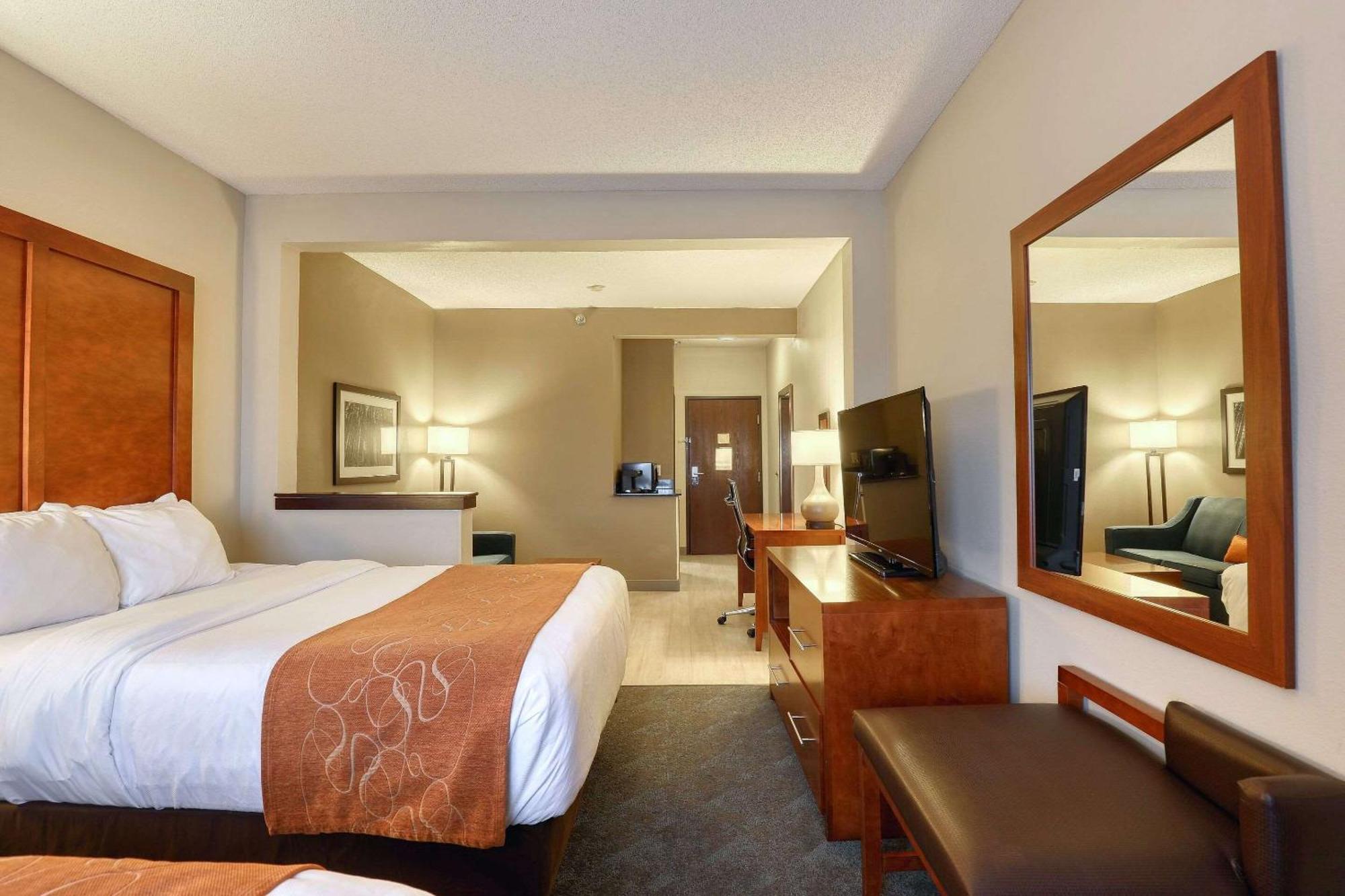 Comfort Suites Appleton Airport Екстериор снимка