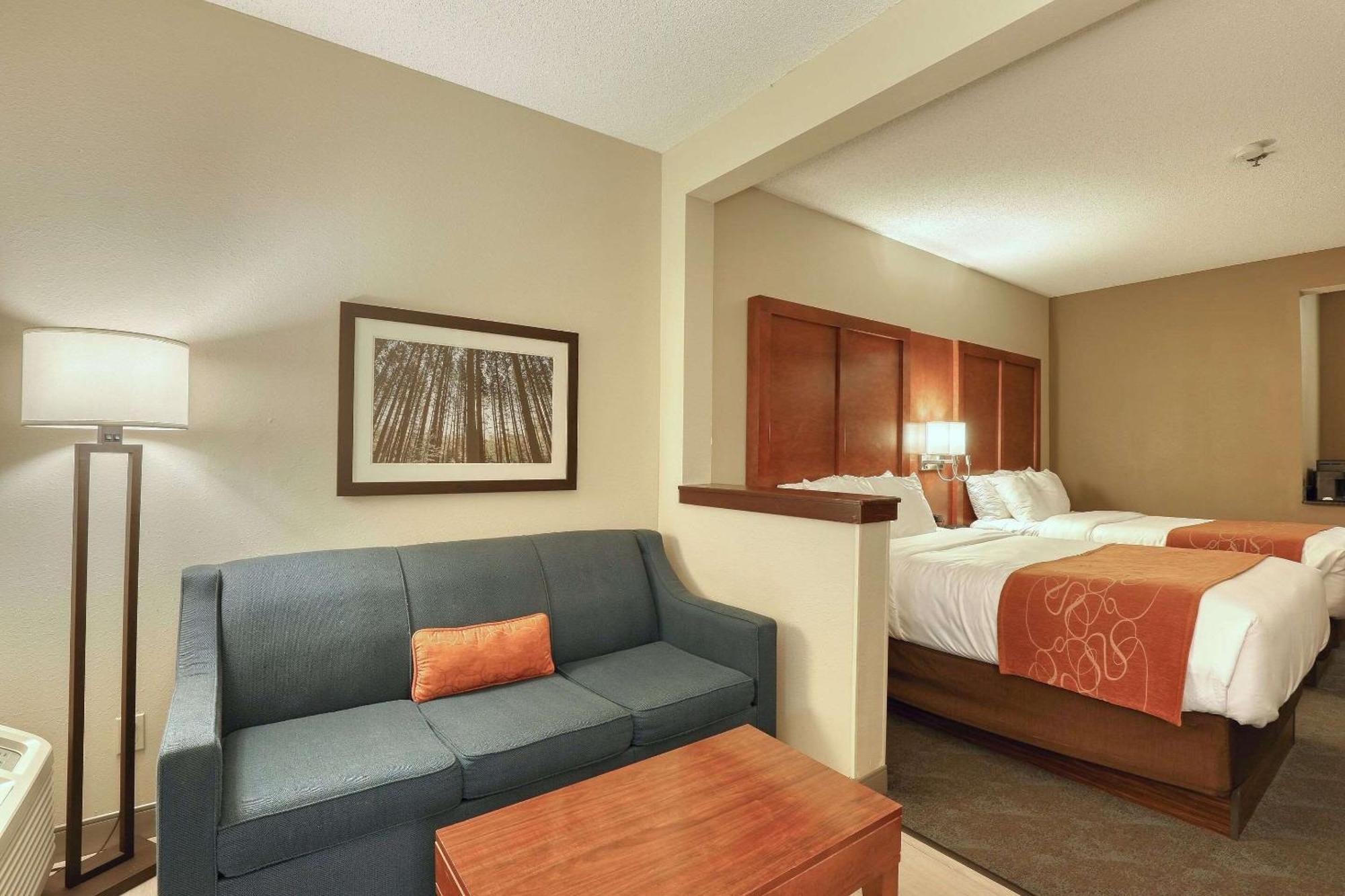 Comfort Suites Appleton Airport Екстериор снимка