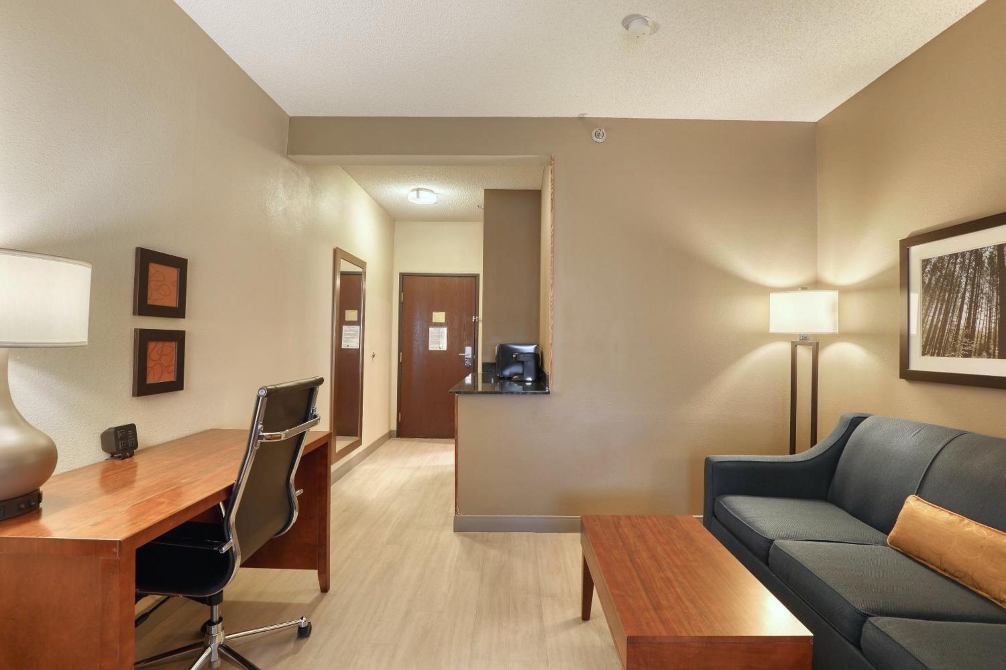 Comfort Suites Appleton Airport Екстериор снимка