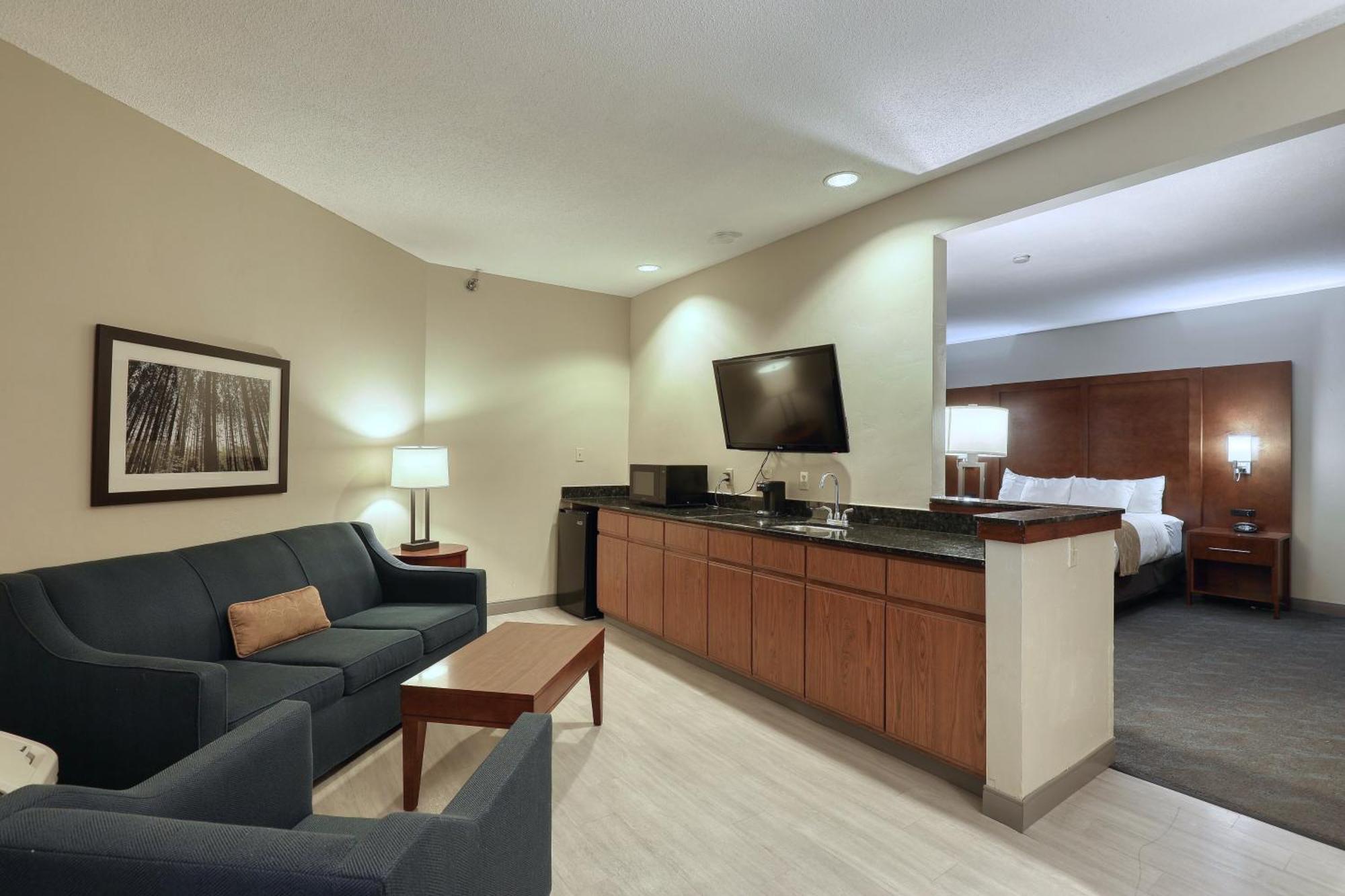 Comfort Suites Appleton Airport Екстериор снимка