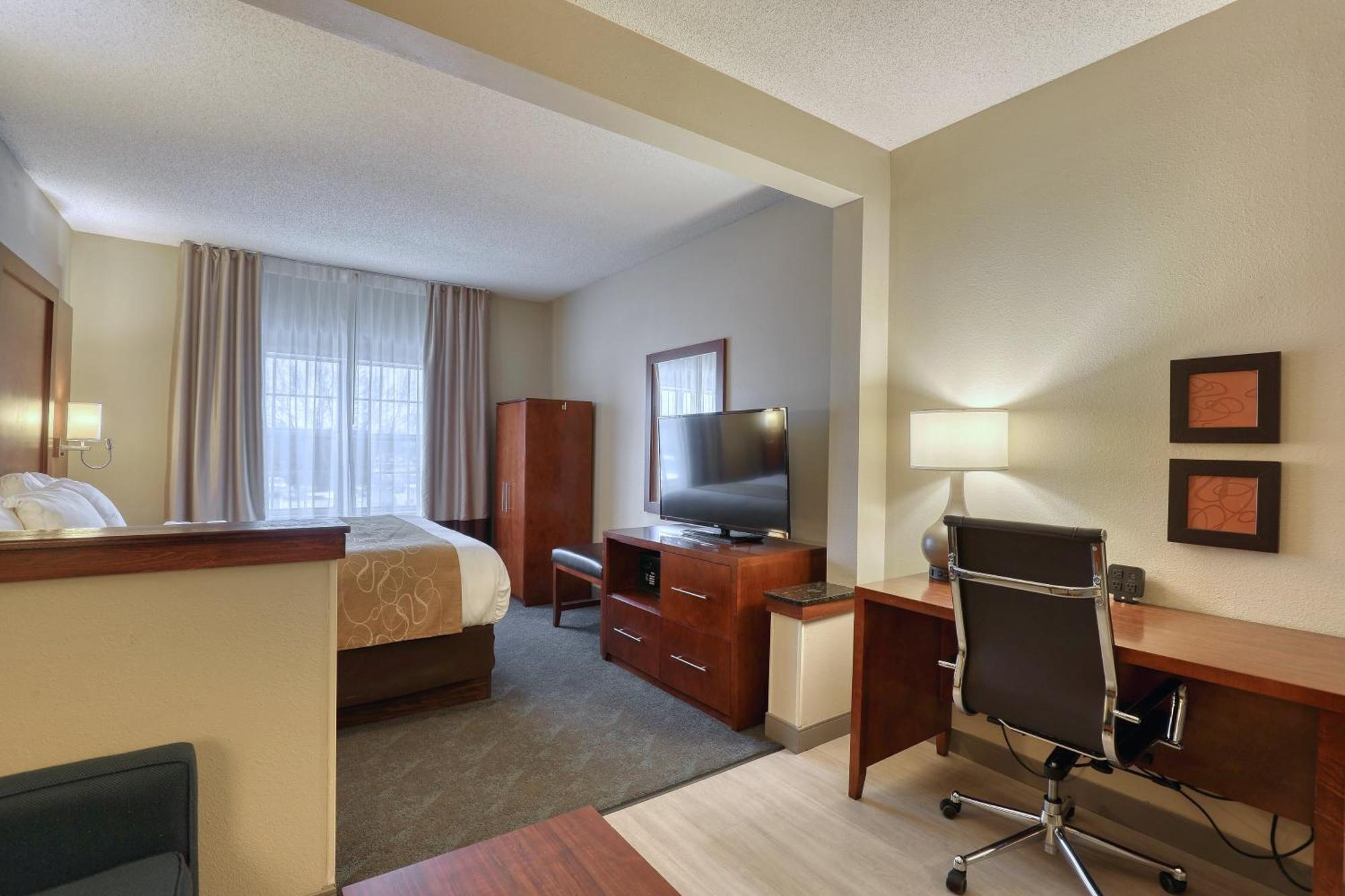 Comfort Suites Appleton Airport Екстериор снимка