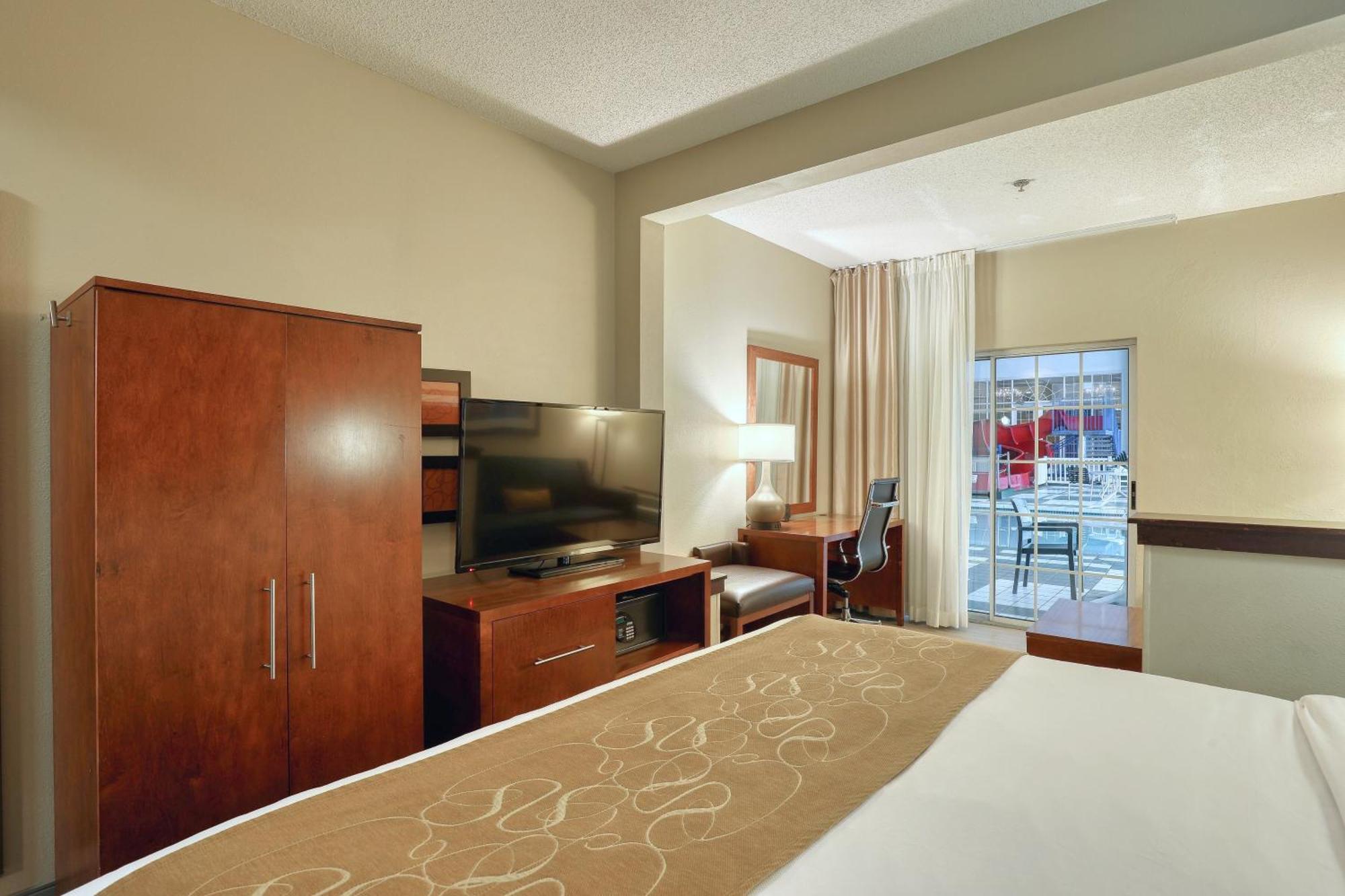 Comfort Suites Appleton Airport Екстериор снимка