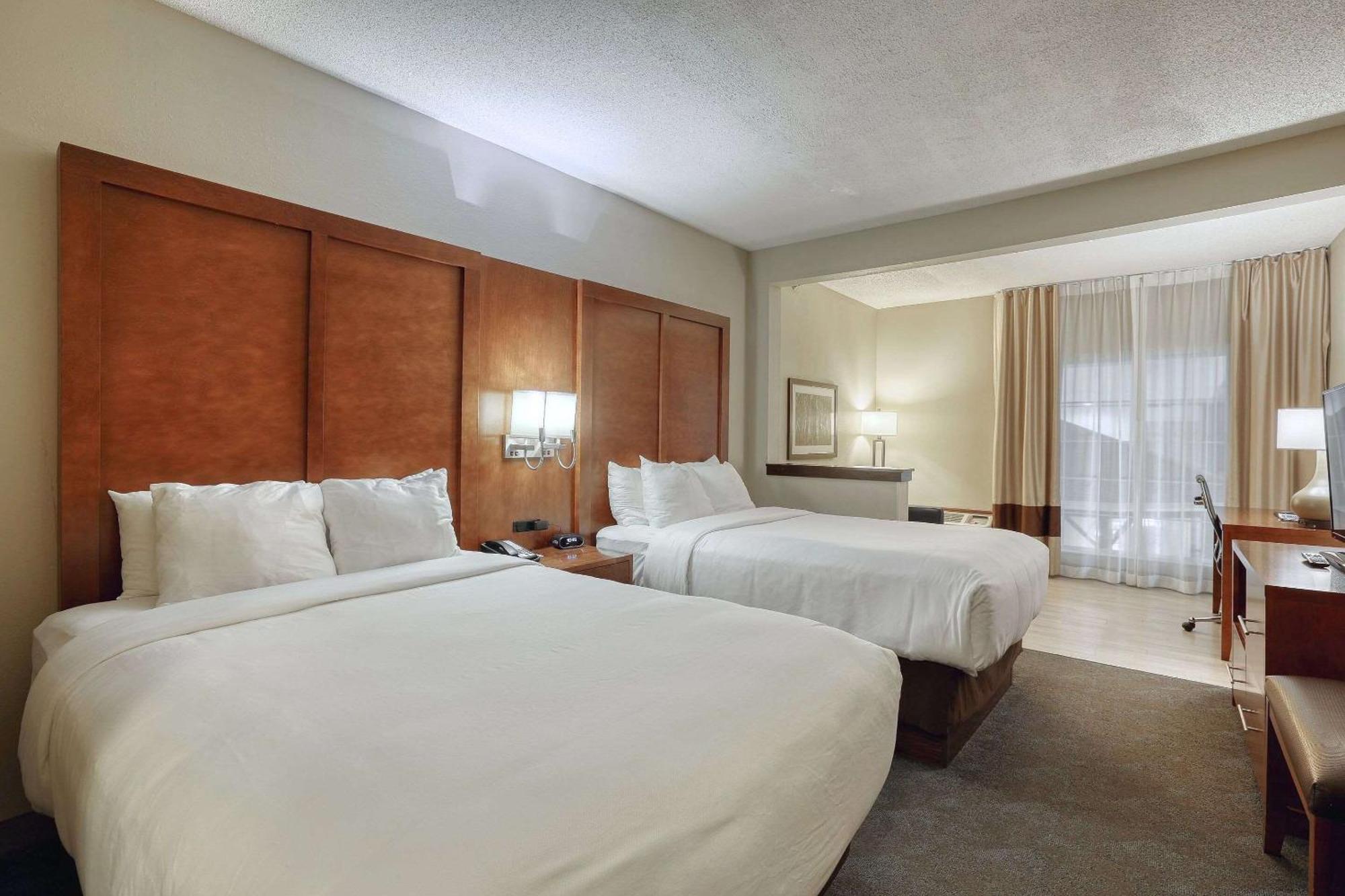 Comfort Suites Appleton Airport Екстериор снимка