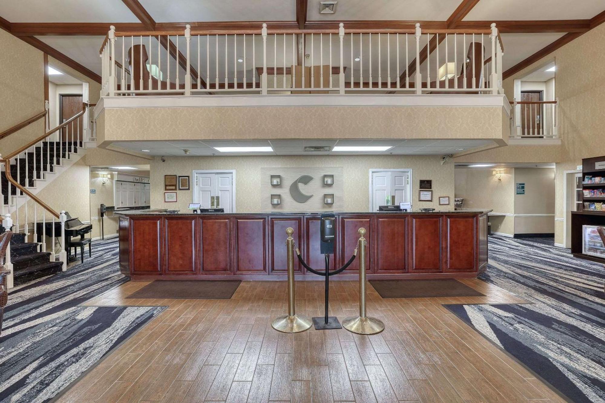 Comfort Suites Appleton Airport Екстериор снимка