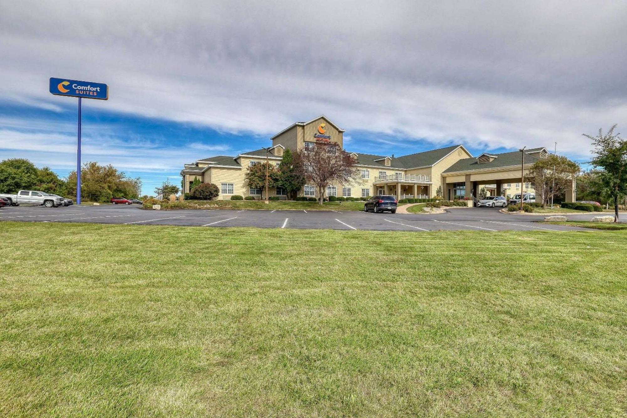 Comfort Suites Appleton Airport Екстериор снимка